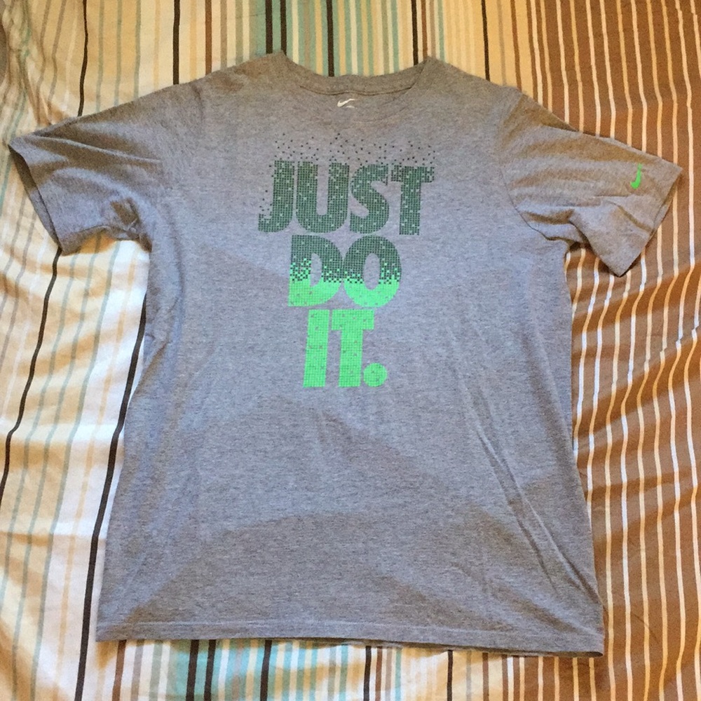 Nike t shirt just do it boys xl